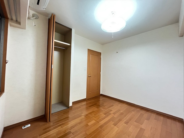 ロイヤルアーク狭山の洋室