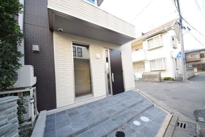 【エントランス】 | ファミール | 毎日通るエントランスはこのようになっています
