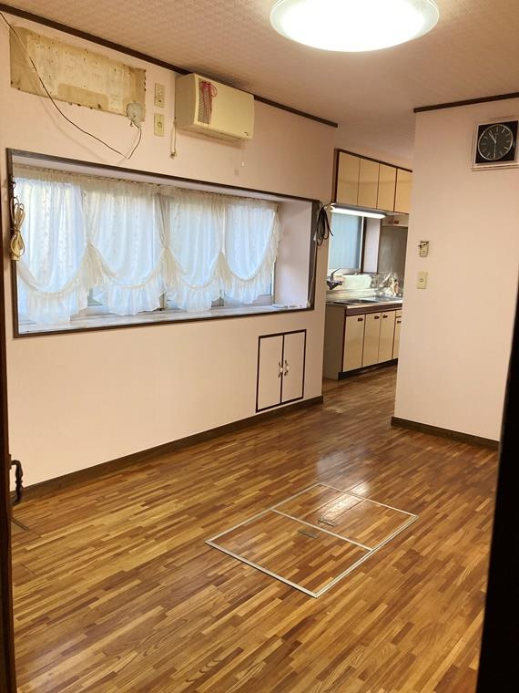 葛原戸建の居間・リビング