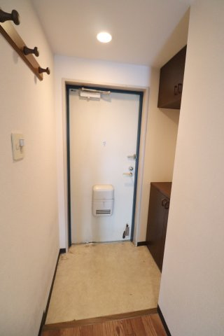 コンフォール生田の玄関
