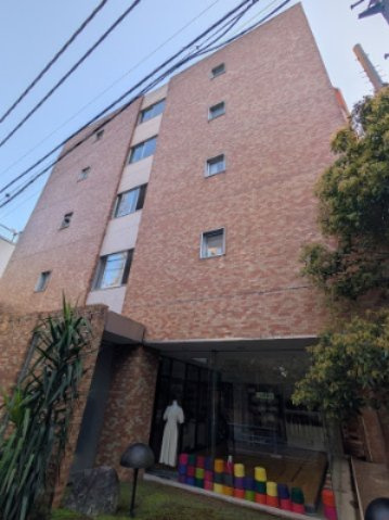 ウエストサイド新宿御苑の外観