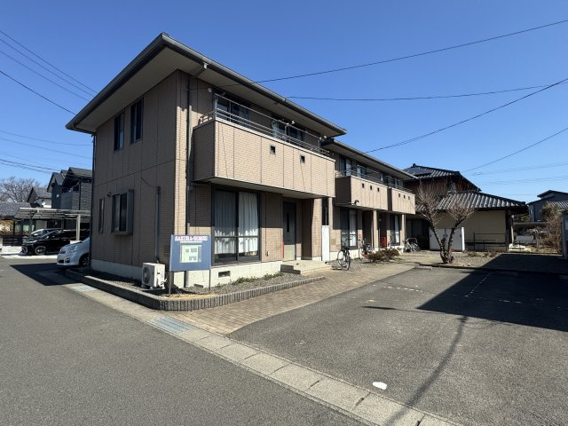 想定年間賃料541.2万　想定利回り6.94％　軽量鉄骨造の外観