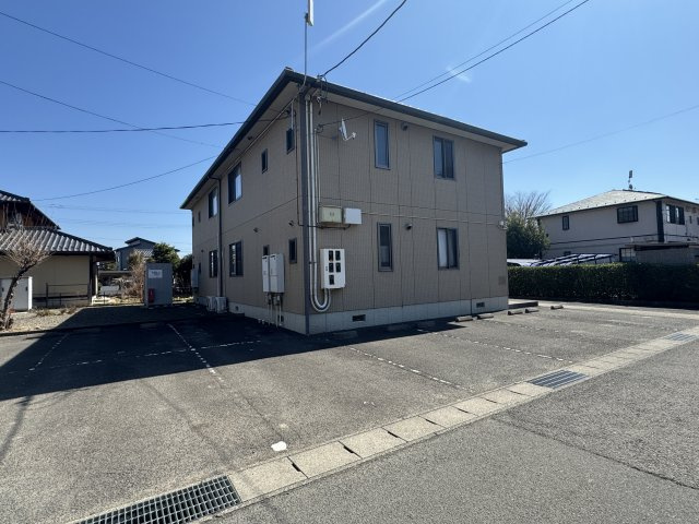 想定年間賃料541.2万　想定利回り6.94％　軽量鉄骨造の外観