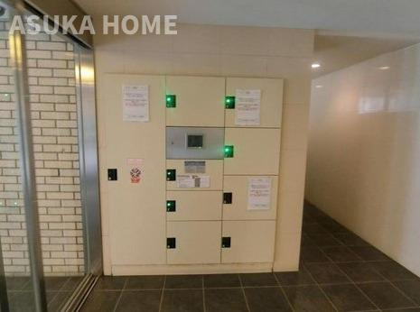 リステージ綱島ラグシスの設備|留守時も大事なお荷物をお預かりできる宅配ボックスも設置してありますから安心ですね