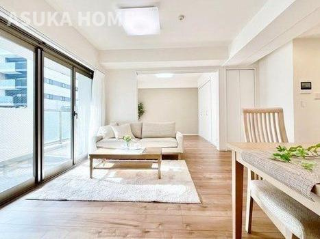 リステージ綱島ラグシスの居間・リビング|家族のリズムを創る大切な集合場所それはリビング家具付きです。