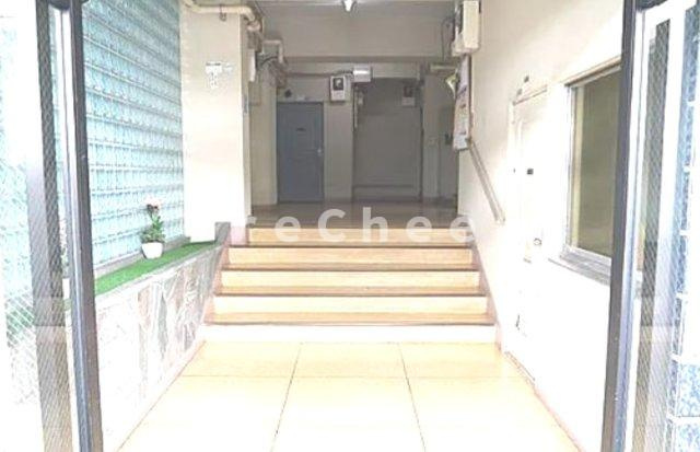 東洋マンションのエントランス