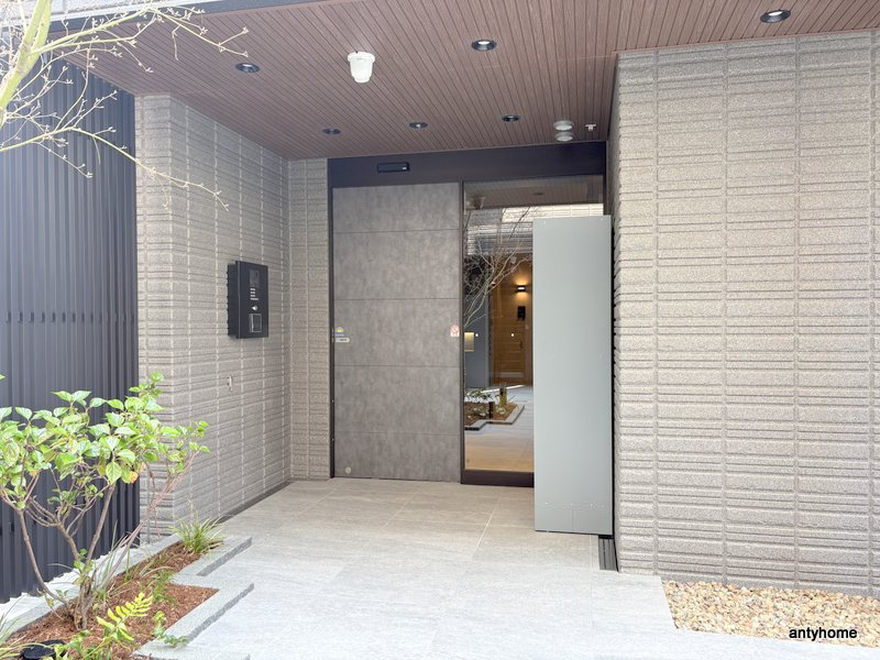 内代レジデンスサウス　仲介手数料無料のエントランス