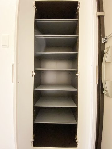 GRANDUKE新栄の玄関