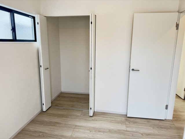 藤枝市　高柳２丁目　新築住宅　①号棟　４LDKの収納
