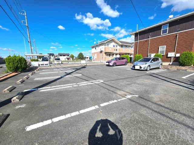 ラ・ルミエールの駐車場