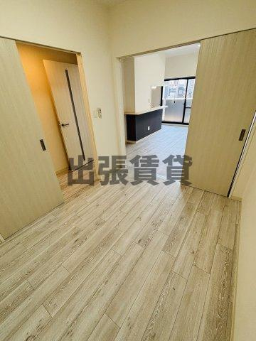 仲介手数料0円！！GRANDUKE新栄の居間・リビング
