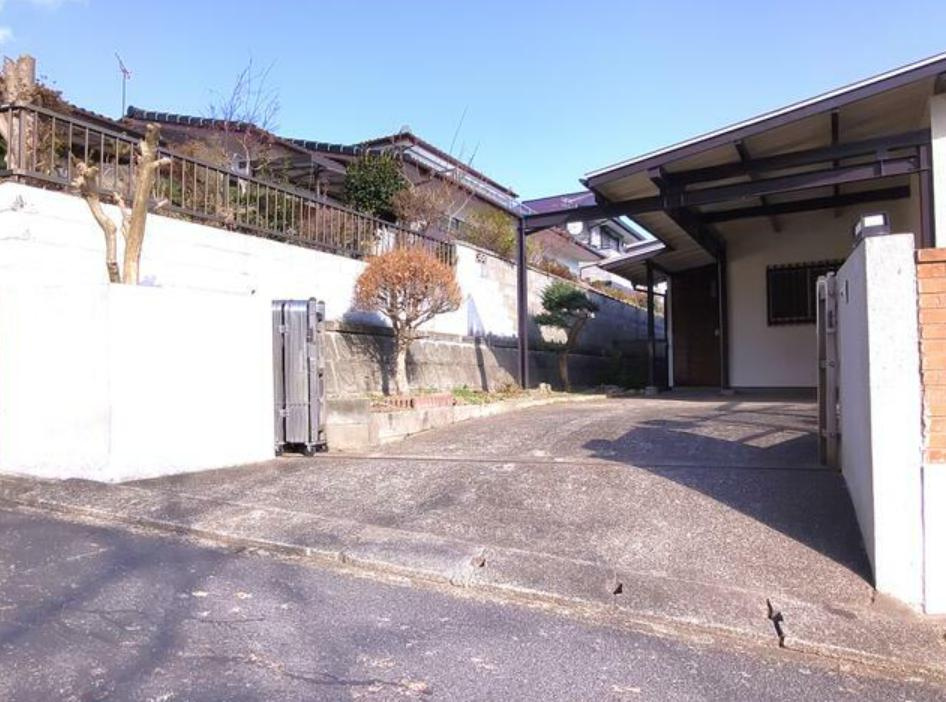 日立市西成沢町1丁目　中古戸建の駐車場