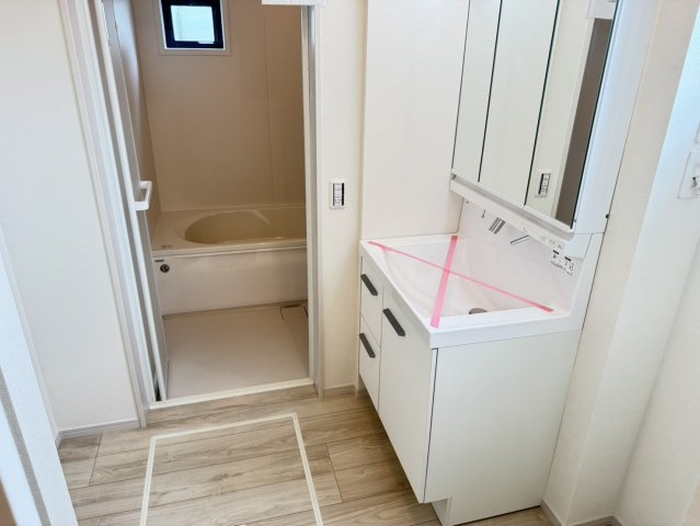 藤枝市　高柳２丁目　新築住宅　②号棟　４LDKの独立洗面台