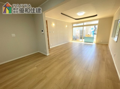 【居間・リビング】 | 中古戸建　神戸市西区宮下１丁目