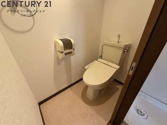 清潔感のあるトイレです