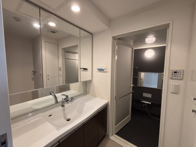 ローヤルシティ長野の独立洗面台