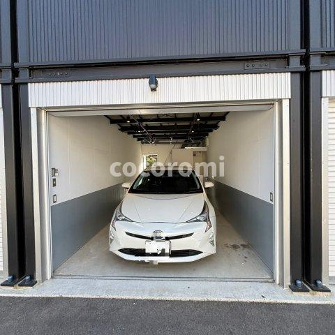 滝井西町ガレージハウスの駐車場