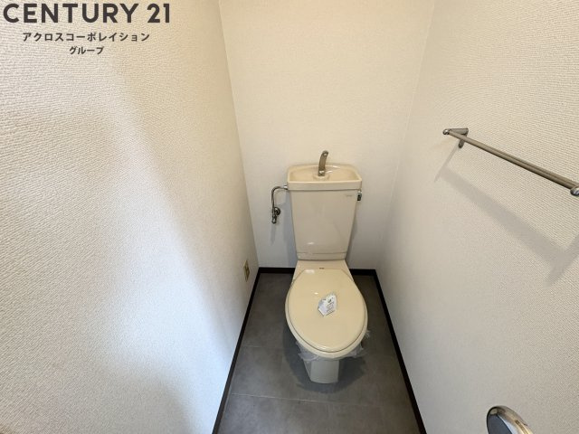 ゆったり落ち着けるトイレです