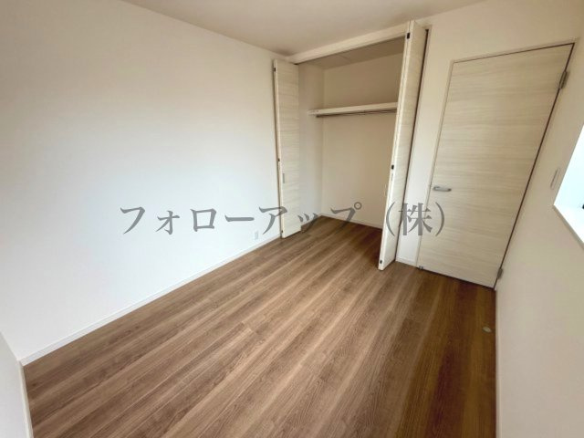 リーブルガーデン堺市東区大美野6期の洋室|個人の部屋や寝室として使える洋室です