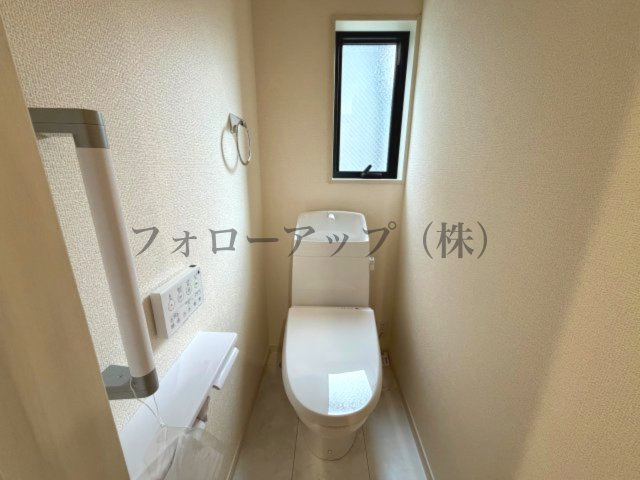 リーブルガーデン堺市東区大美野6期のトイレ|ゆったりとした空間のトイレです