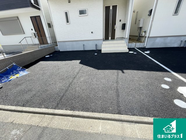京都市西京区大原野上里男鹿町　第1期　新築一戸建ての駐車場|駐車スペース！散水栓があるので、こまめに愛車を洗えます！