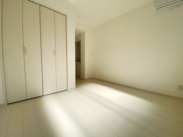 IXO錦町の居間・リビング|別号室の参考写真です。