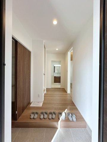 東区福田1丁目 No.2の玄関|広々とした玄関ホール☆