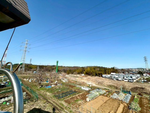 【展望】 | 眺望を気にして物件を探す場合、前面に建物が建っていないか現地で確認しましょう！前面に建物があると景色はもちろん、日当たりや風通しにも影響が出てきます。住んだ時のことを想像しながら現地見学をしましょう。