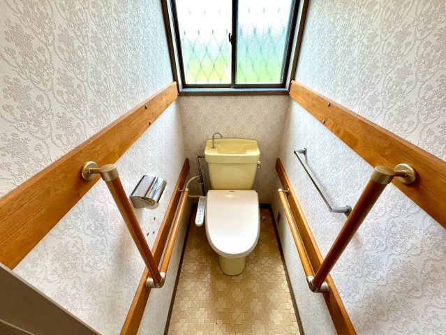 【トイレ】 | トイレは大きさや形、機能、抗菌性などが異なる多種多彩なタイプが各メーカーから出ています。それぞれに良さがあるため、事前にどういったタイプのトイレがいいのかをご家庭内で決めて、内見に行くといいでしょう。
