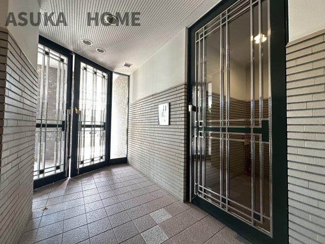 横浜小机西パーク・ホームズ壱番館 のエントランス|綺麗に整備されたエントランス部分です。セキュリティー面でも安心のオートロックを完備♪