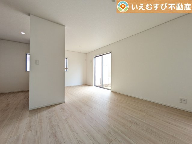 Cradle garden　本庄市小島第6の居間・リビング|ご家族みんながゆったりくつろげるリビング
ゆとりの空間でくつろいだり遊んだり、家族の時間が楽しみですね♪