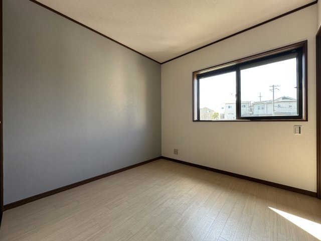 神戸市西区玉津町高津橋戸建の洋室
