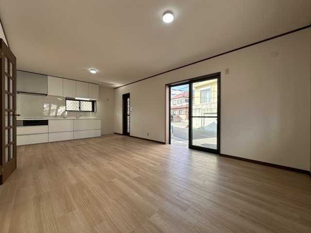 神戸市西区玉津町高津橋戸建の居間・リビング