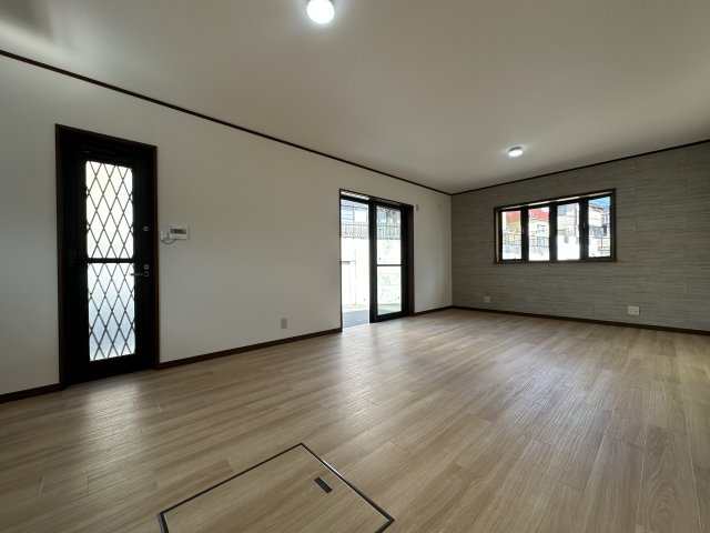 神戸市西区玉津町高津橋戸建の居間・リビング