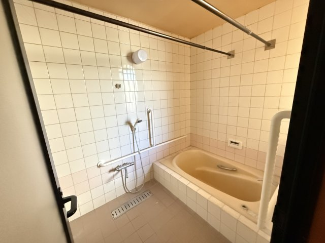 前橋市日吉町2丁目　中古住宅の浴室