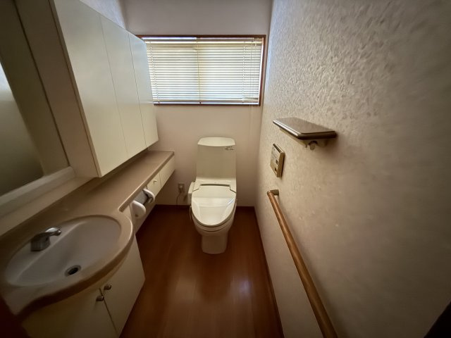 前橋市日吉町2丁目　中古住宅のトイレ