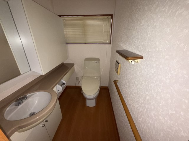 前橋市日吉町2丁目　中古住宅のトイレ