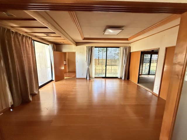 前橋市日吉町2丁目　中古住宅の居間・リビング