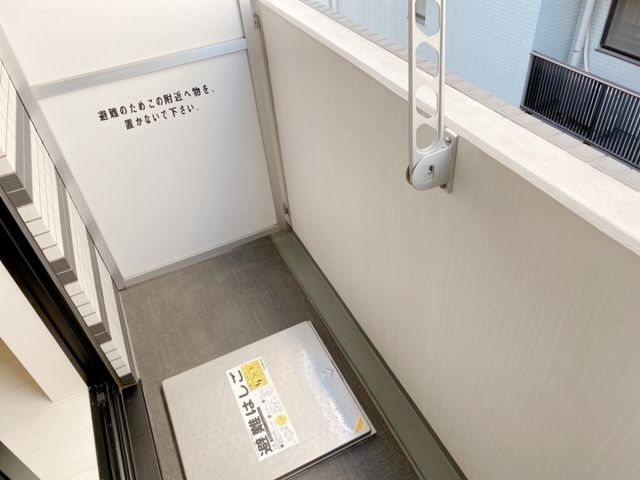 プレミアムキューブ三宿　ペット相談可　オートロック　ネット無料のバルコニー