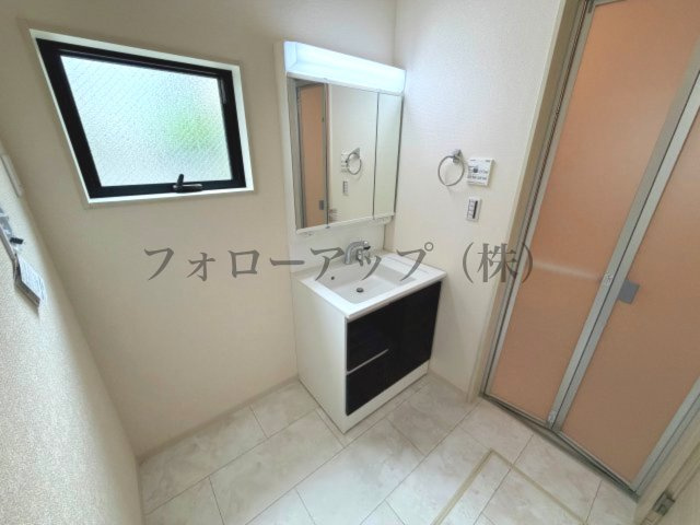 リーブルガーデン堺市東区大美野6期の独立洗面台|使いやすい独立洗面台です