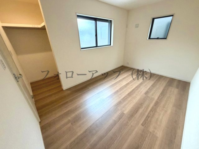 リーブルガーデン堺市東区大美野6期の洋室|個人の部屋や寝室として使える洋室です