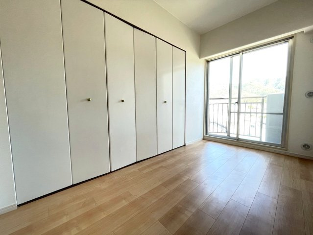 ◆２０２５年８月リフォーム完了◆２面ワイドバルコニー付き◆最上階◆角部屋◆ルネ伏見東の洋室|洋室