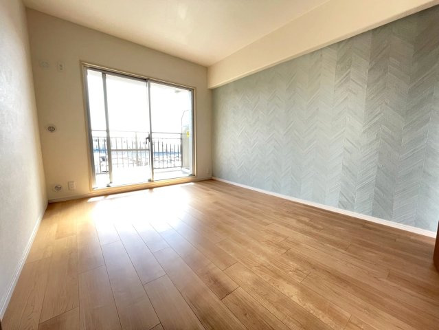 ◆２０２５年８月リフォーム完了◆２面ワイドバルコニー付き◆最上階◆角部屋◆ルネ伏見東の洋室|洋室