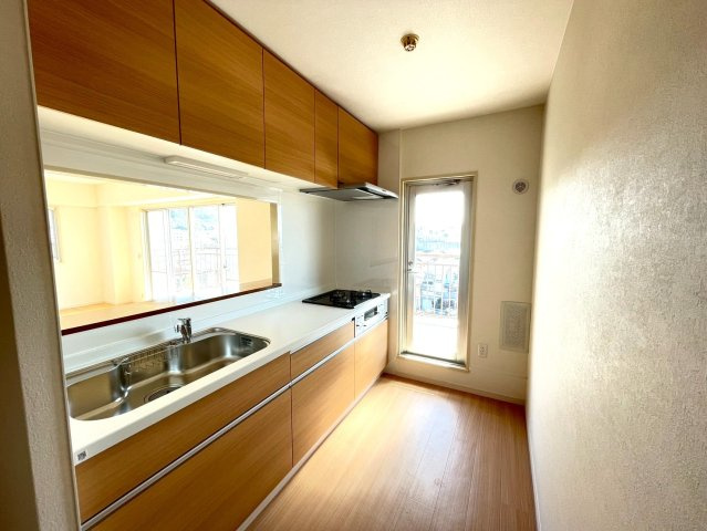 ◆２０２５年８月リフォーム完了◆２面ワイドバルコニー付き◆最上階◆角部屋◆ルネ伏見東のキッチン|キッチン