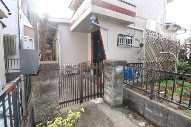 【玄関】 | 武蔵村山市本町2丁目　中古戸建 | 玄関です
