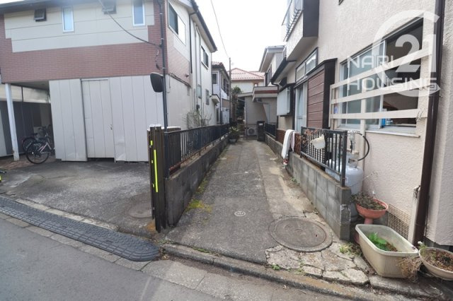 【駐車場】 | 武蔵村山市本町2丁目　中古戸建 | 駐車スペース（車種による）