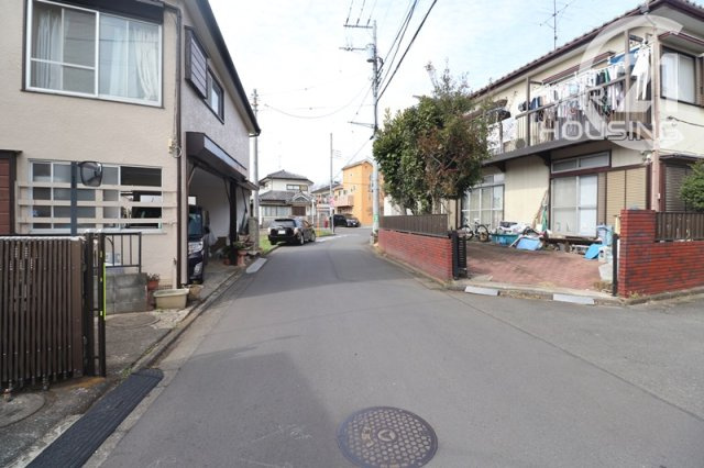 【前面道路含む現地写真】 | 武蔵村山市本町2丁目　中古戸建 | 前面道路含む現地写真です