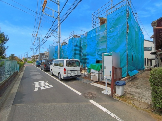 【前面道路含む現地写真】 | 西東京市泉町３丁目　新築戸建て　１６号棟 | 落ち着いた住宅街の一角、穏やかな暮らしを育むエリアです
