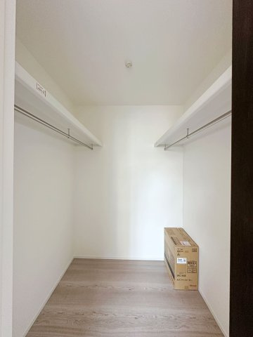 佐伯区五日市中央1丁目 No.2の収納|全居室収納☆
1階7.5帖の主寝室のウォークインクローゼットです♪