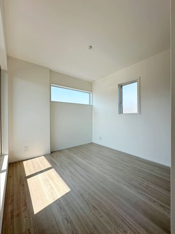 佐伯区五日市中央1丁目 No.2の洋室|3階5帖の洋室☆